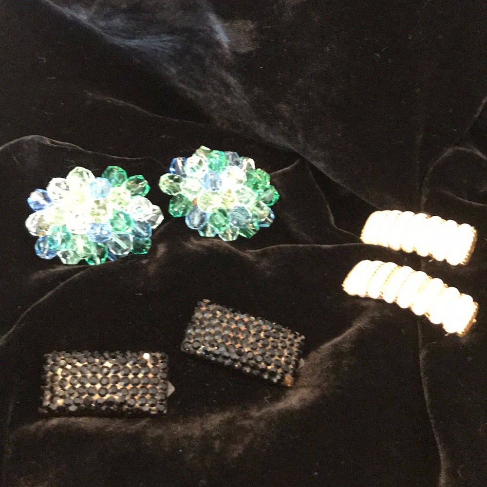 Three pairs of vintage shoe buckles/clips